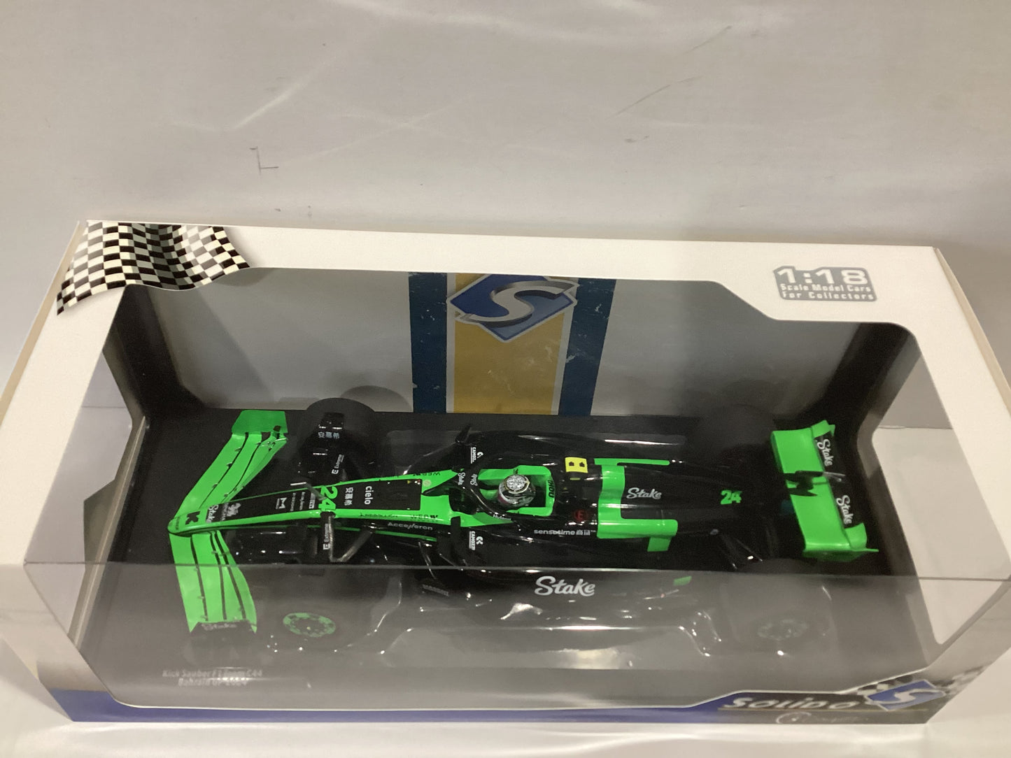 1/18 Solido #24 Kick Sauber F1 Team C44 Bahrain GP 2024