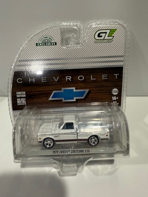 1/64 Greenlight 1972 Chevy Cheyenne C10