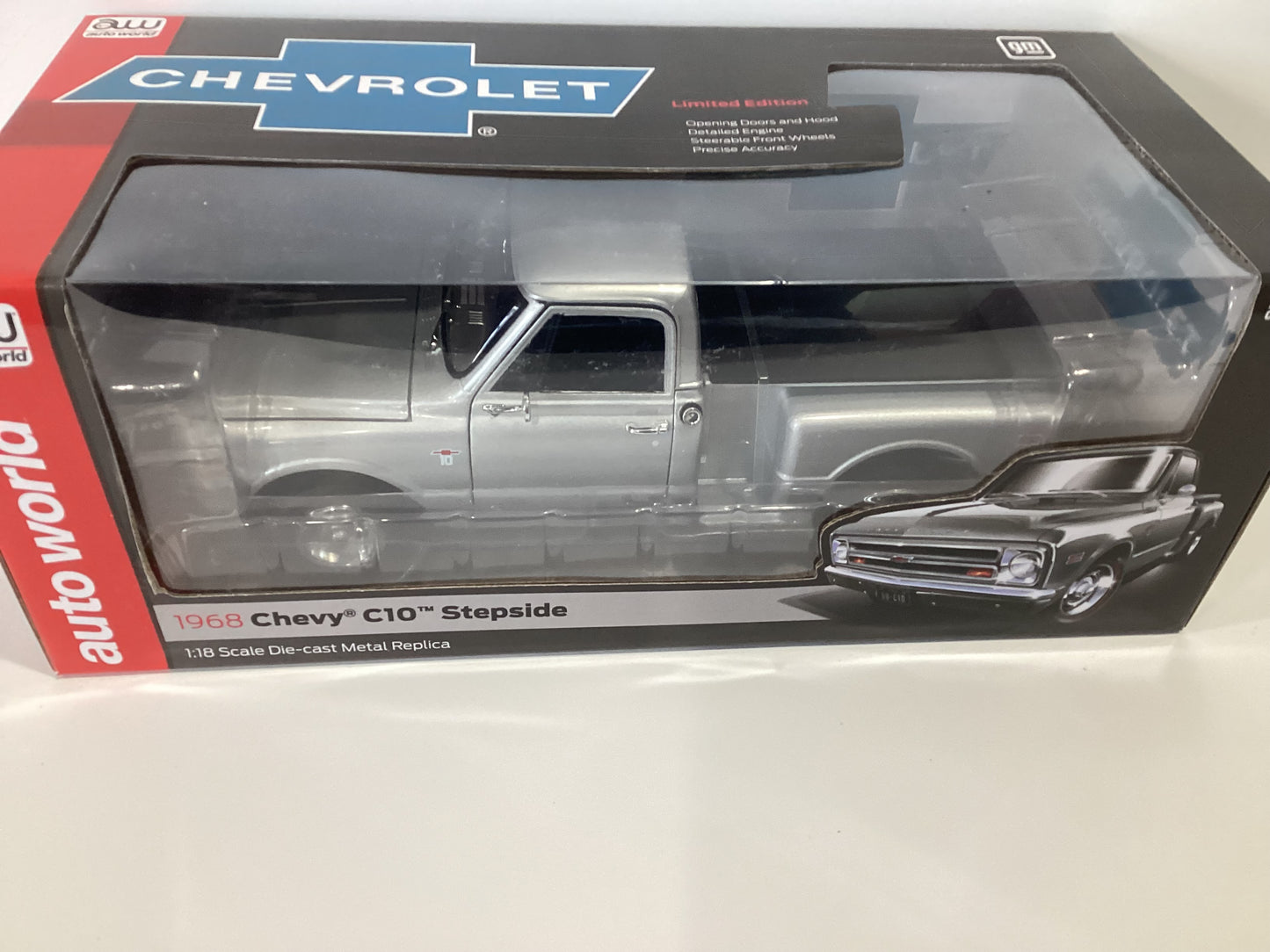 1/18 Auto World 1968 Silver Chevy C10 Stepside