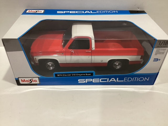 Maisto 1/18 1974 Chevy C10 Cheyenne Super Pick Up Truck